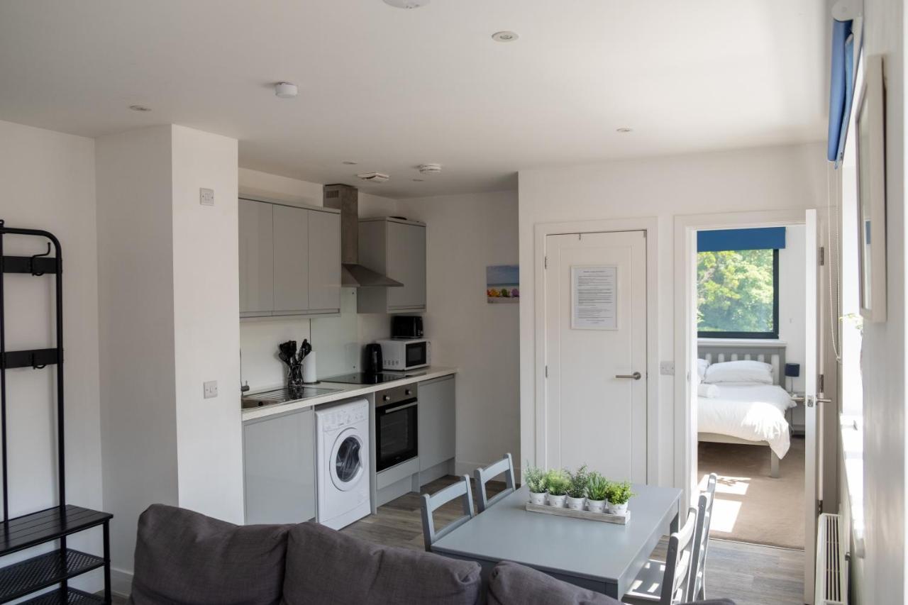 Modern One Bedroom Apartment In Town Centre & 4 Min To The Beach ボーンマス エクステリア 写真