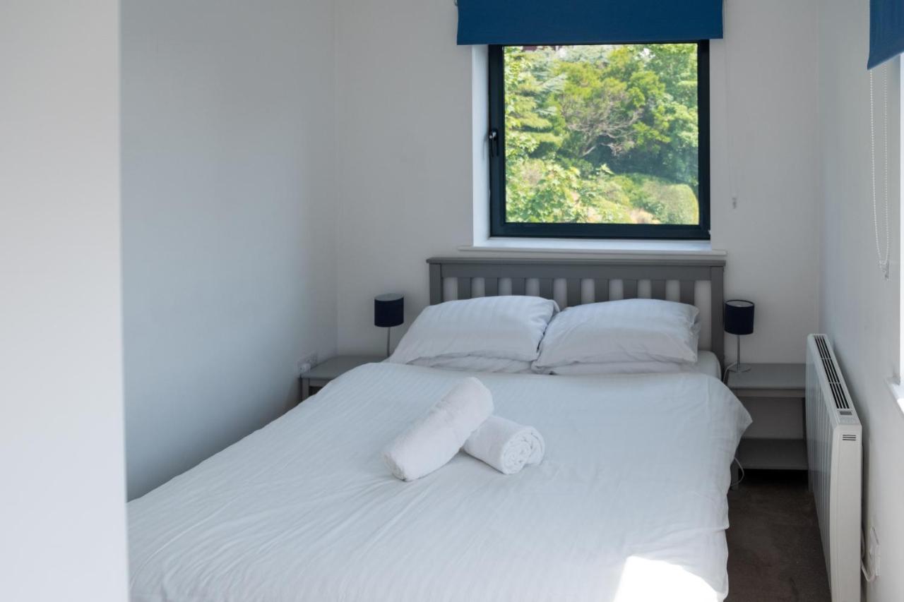 Modern One Bedroom Apartment In Town Centre & 4 Min To The Beach ボーンマス エクステリア 写真